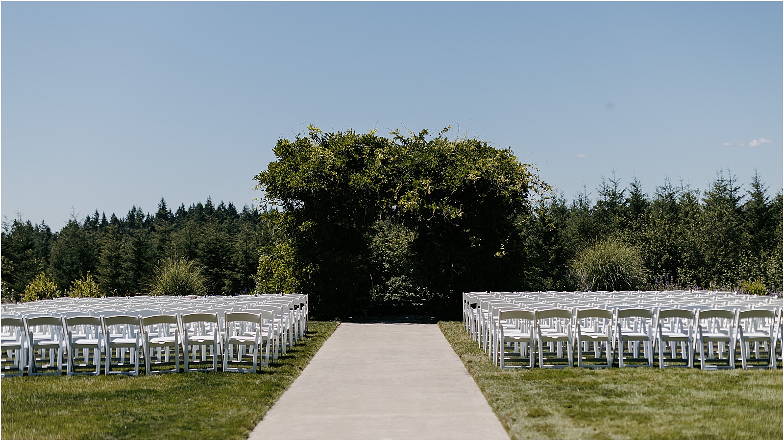 Summer Wedding at Hillside Farm // Tenino, Wa // The Smiths